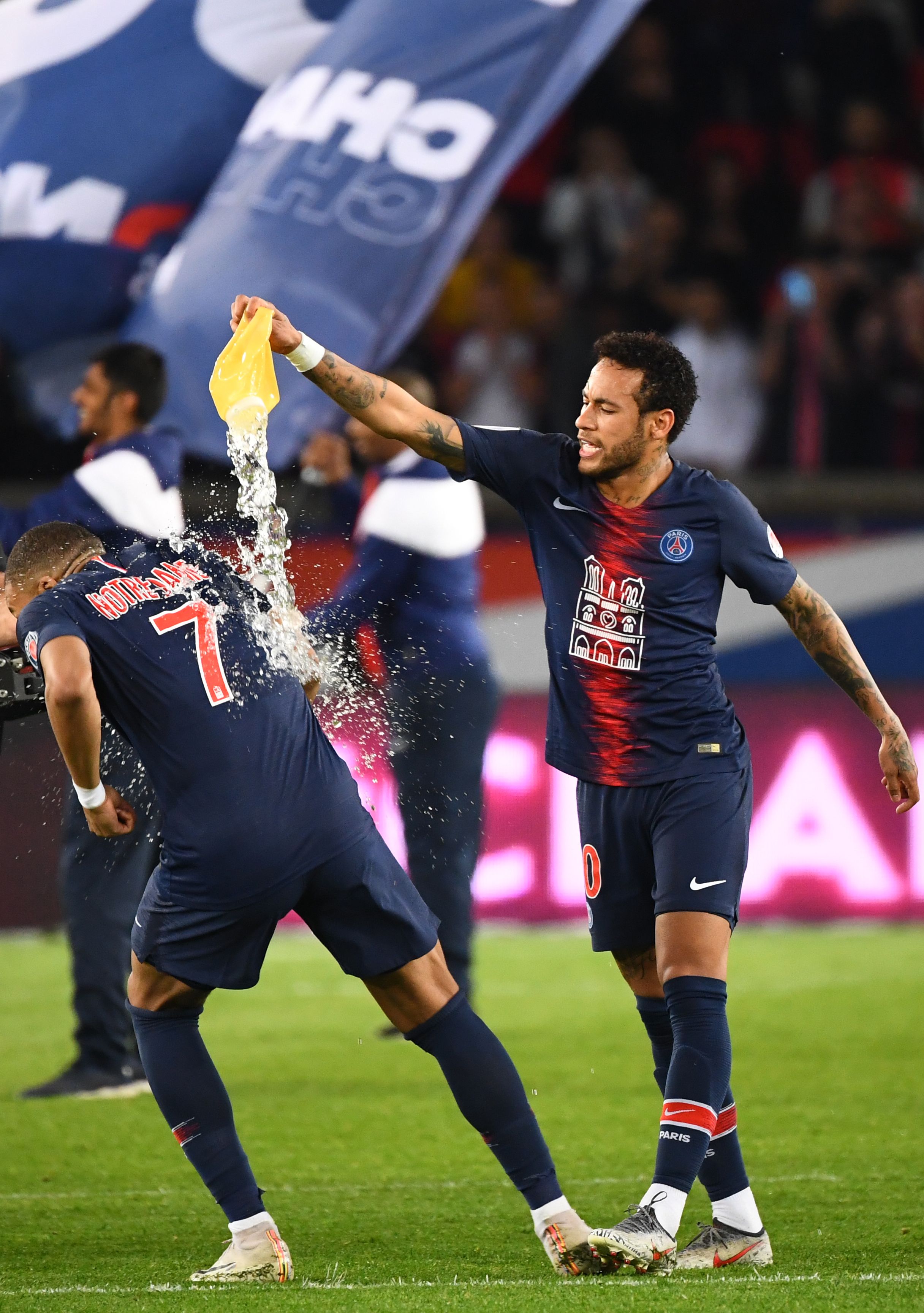 詹姆斯篮板抢断连续上榜