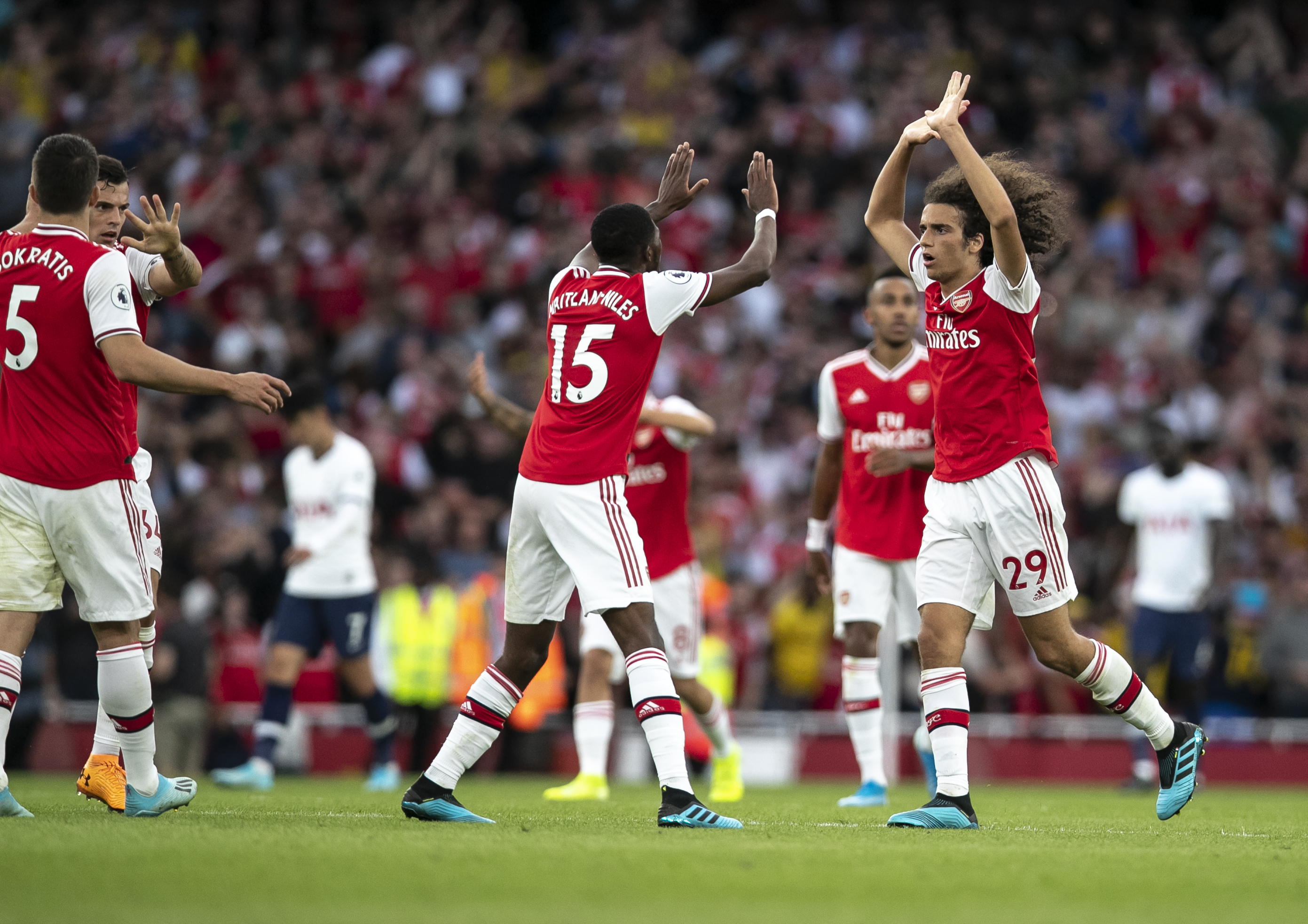 米体：那不勒斯冬窗急需补腰，已联系曼联询问引进梅努可行性