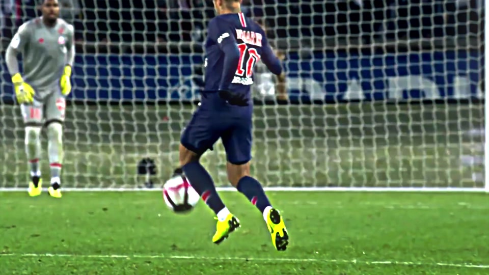 苗原：辽宁铁人18岁高中锋张家鸣获得伯恩利U21的试训邀请