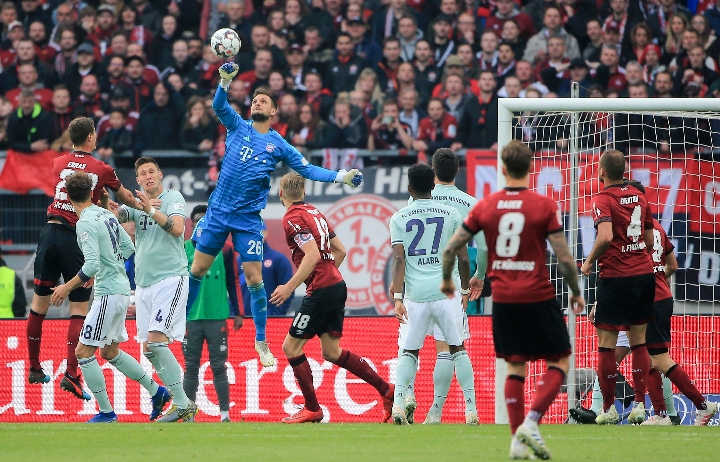 半场战报：拉齐奥1-0莱切，贡多齐建功