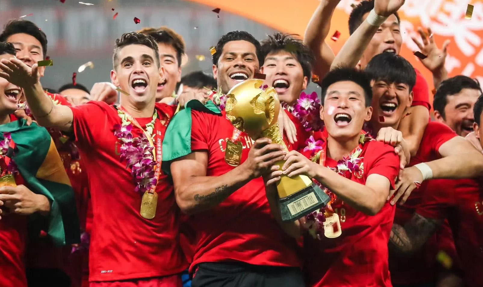 球星晒更衣室照，队内氛围引关注