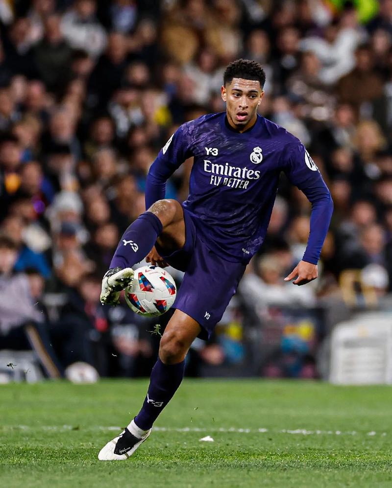 【头条】阿莱斯·奥帕特尔尼主场登顶环球马术冠军赛布拉格季后赛1.45米争时赛