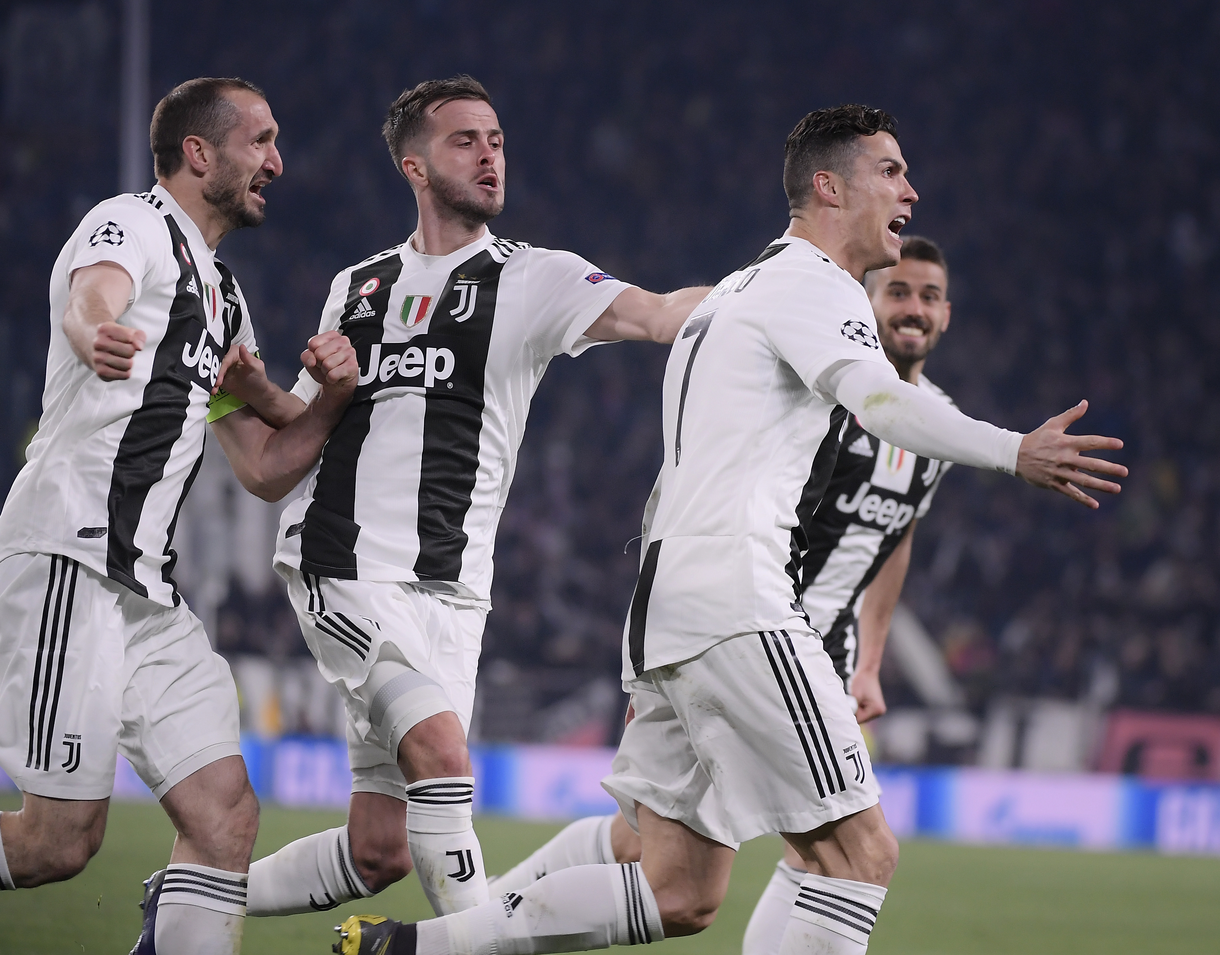 阿森纳客战布拉格斯拉维亚：萨卡、恩瓦内里、内尔高首发