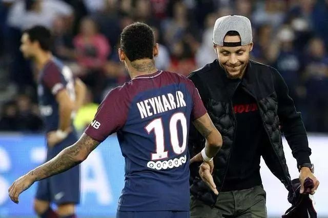 对阵都灵世界波破门，拉比奥攻入米兰生涯首球